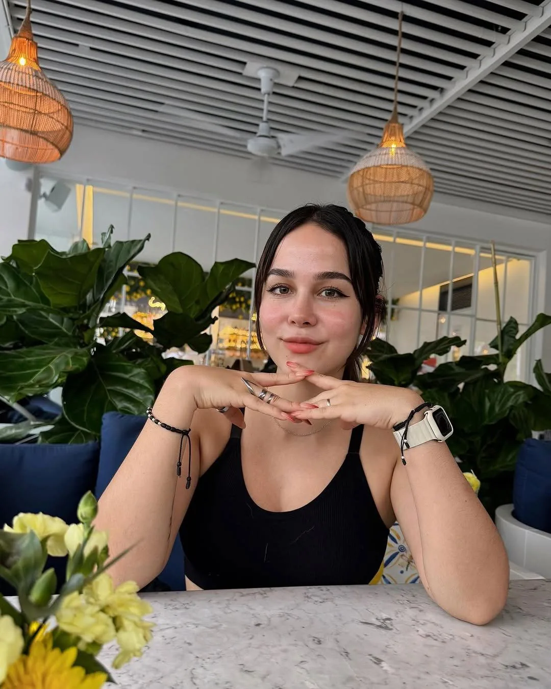 Petronela escort Köln